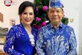 podiumnews.com-Suami Istri Korupsi Buat Biaya Politik
